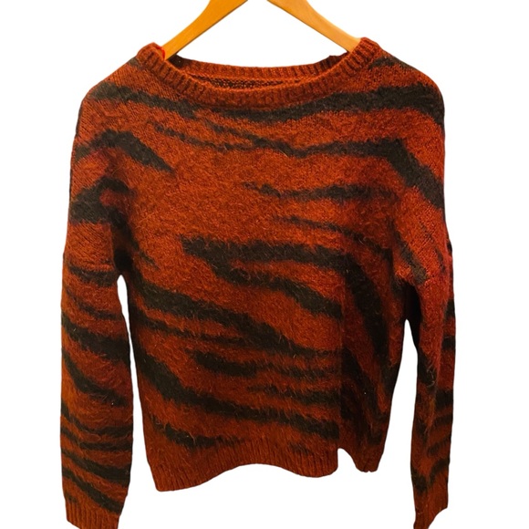 ONLY Onlranja Red Abstract Tiger Stripe Sweater - Picture 3 of 8